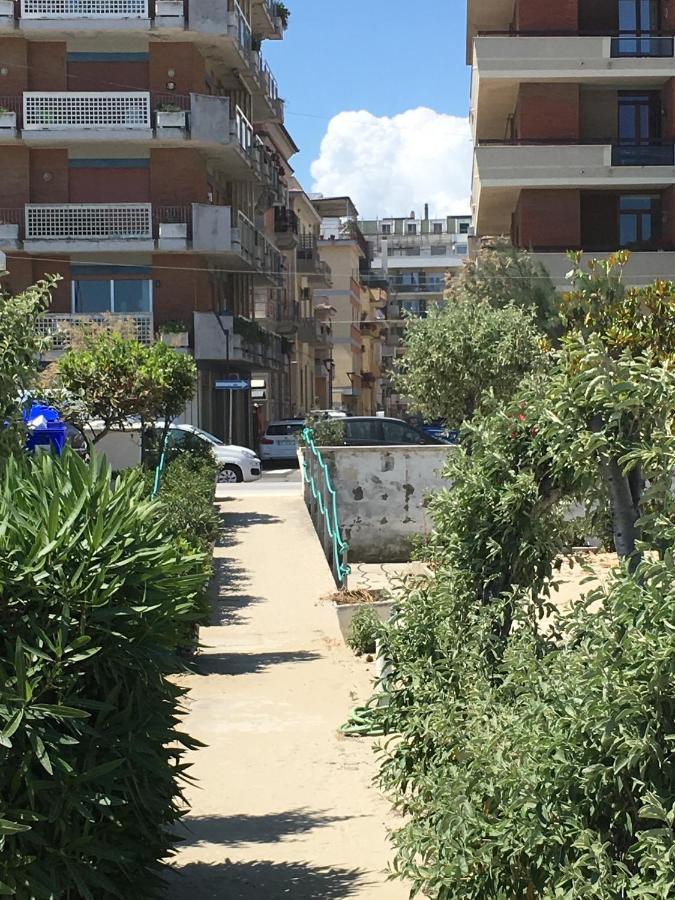 Marco Holiday Apartment Pescara Extérieur photo